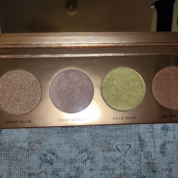 Lauralee Los Angeles - Picture 3 of 3